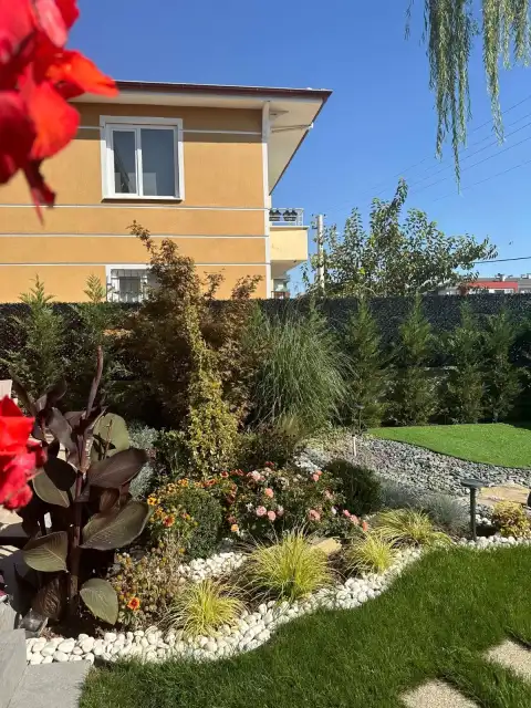 AIA Villa Bahçesi